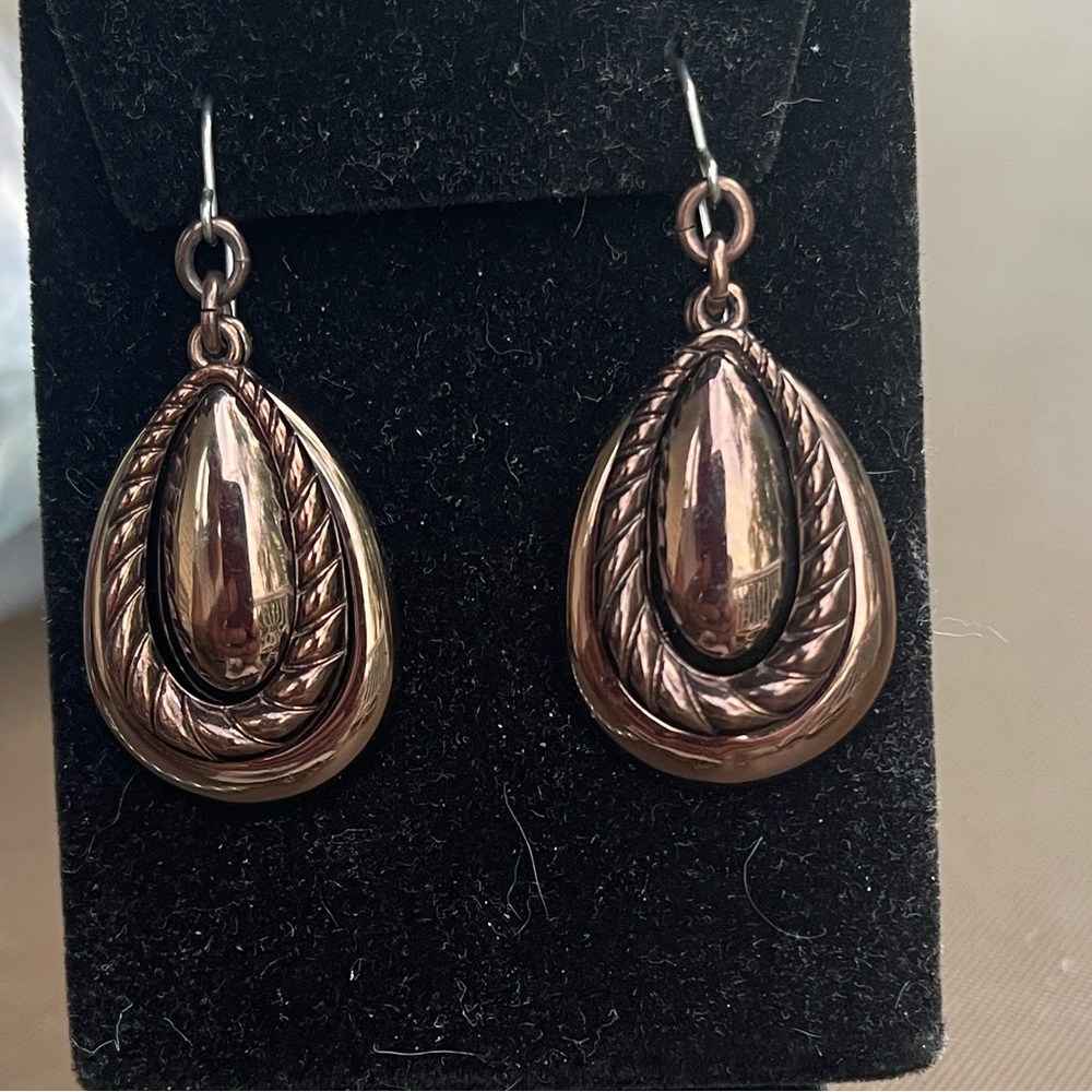 Elegant Bronze Teardrop wired Earrings